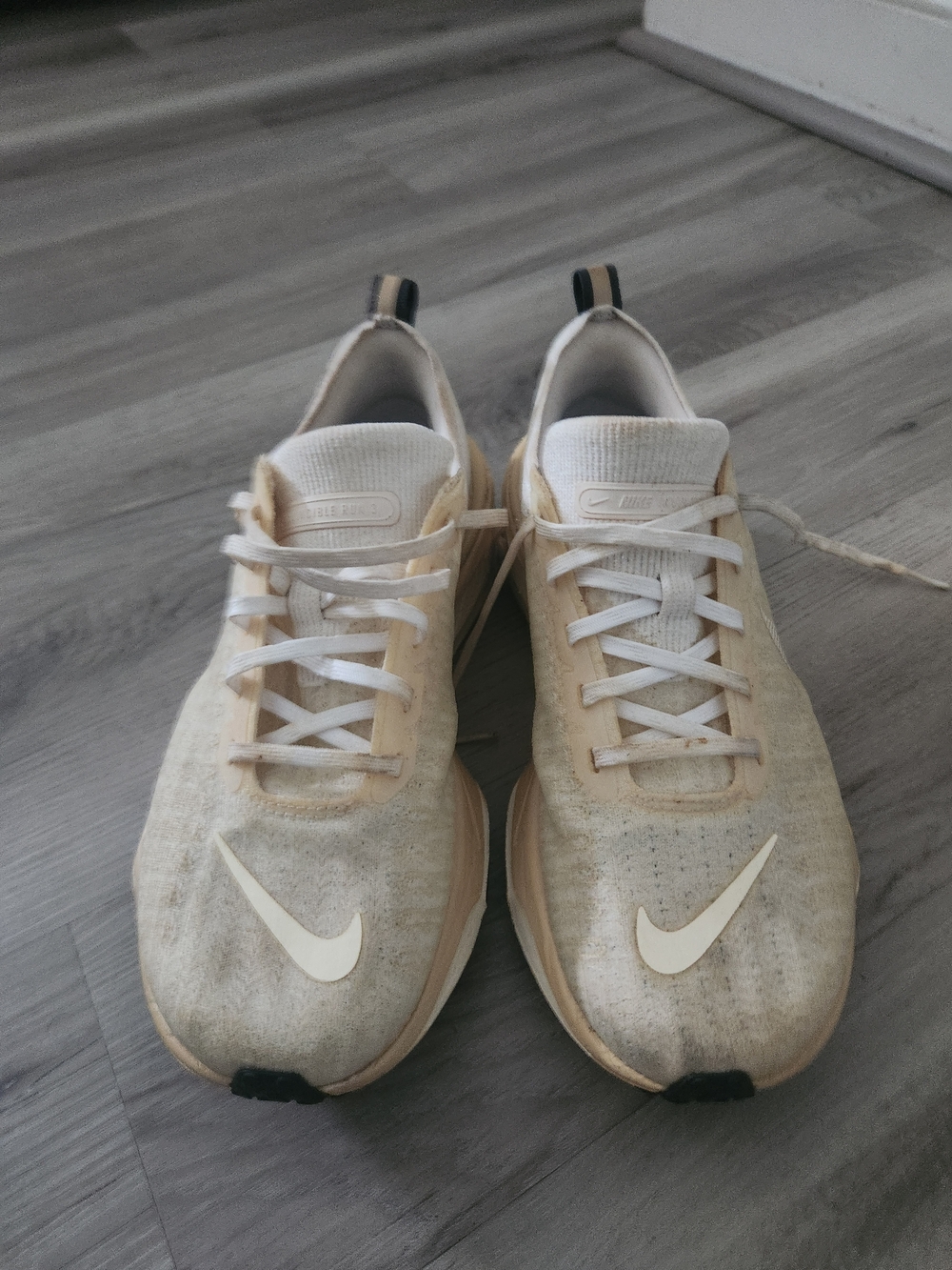 Nike Men’s Running Shoes in Cream/White